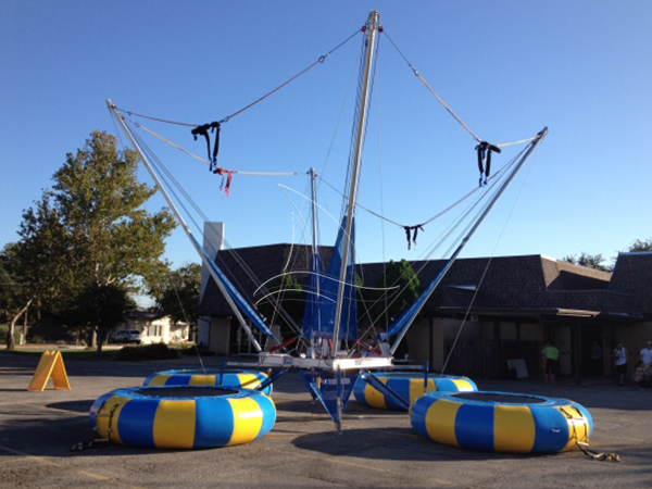 What needs to be paid attention to in the maintenance of outdoor amusement equipment after extreme weather?